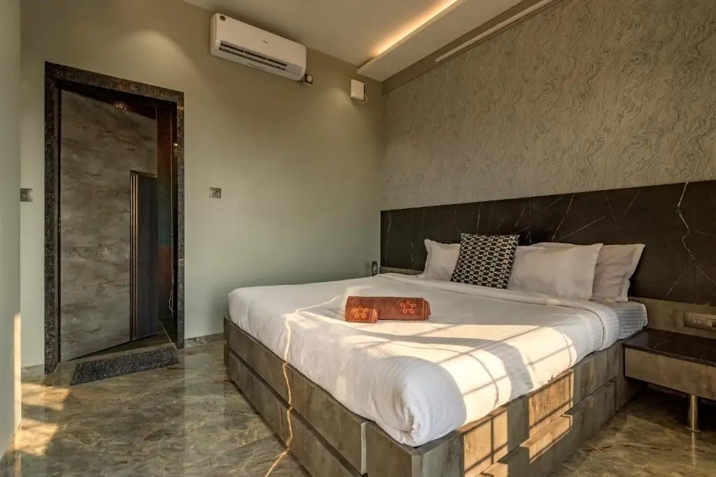 SaffronStays HeavOne Penta, Lonavala