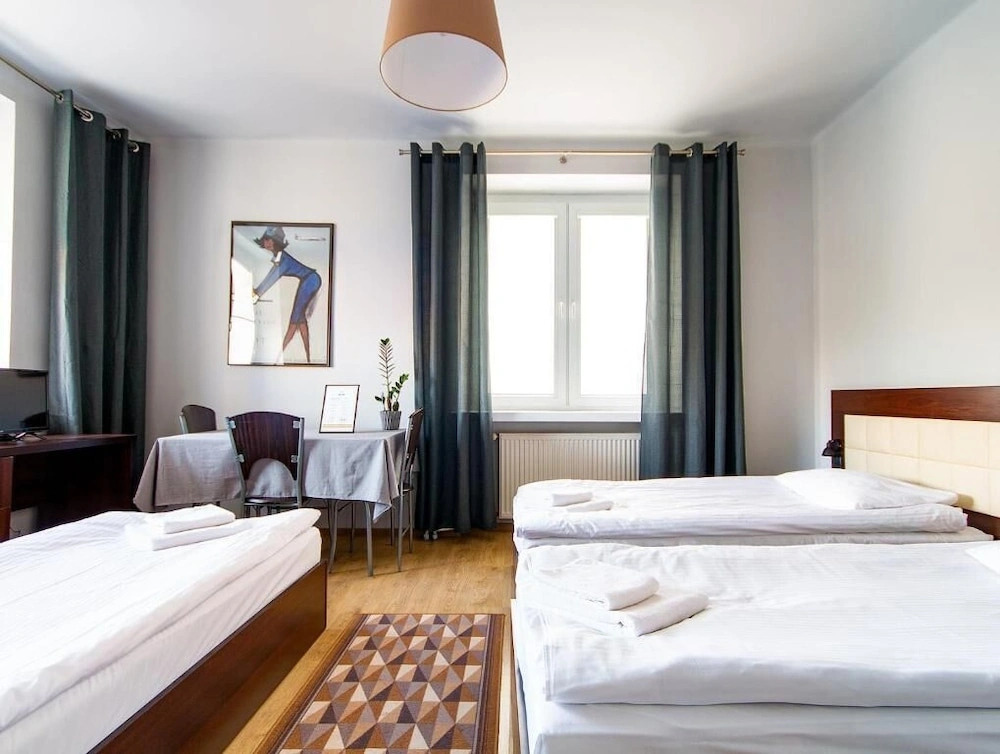Avion Hotel