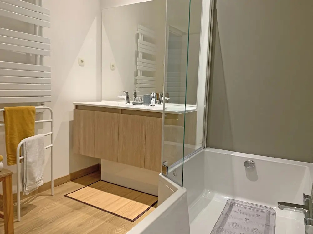 Chambres dHôtes avec cuisine au lac de la Raviège - Les Tables Aux Vaches