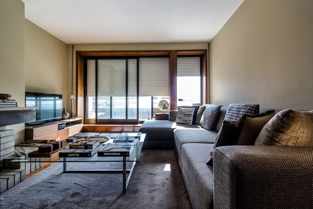 DAHome - Collector's Luxurious Apartment