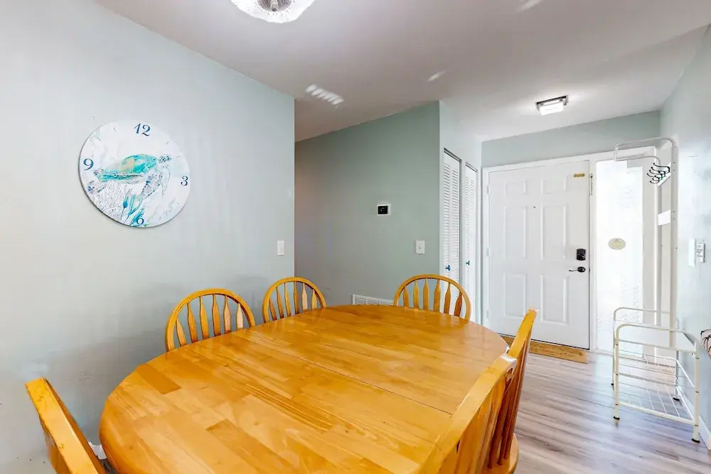 Charming Home Near Beach & Golf With Central AC & Patio - Dog-friendly
