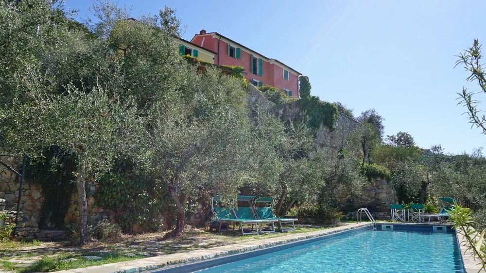 Miralunga-appartament-in-villa-e-piscina