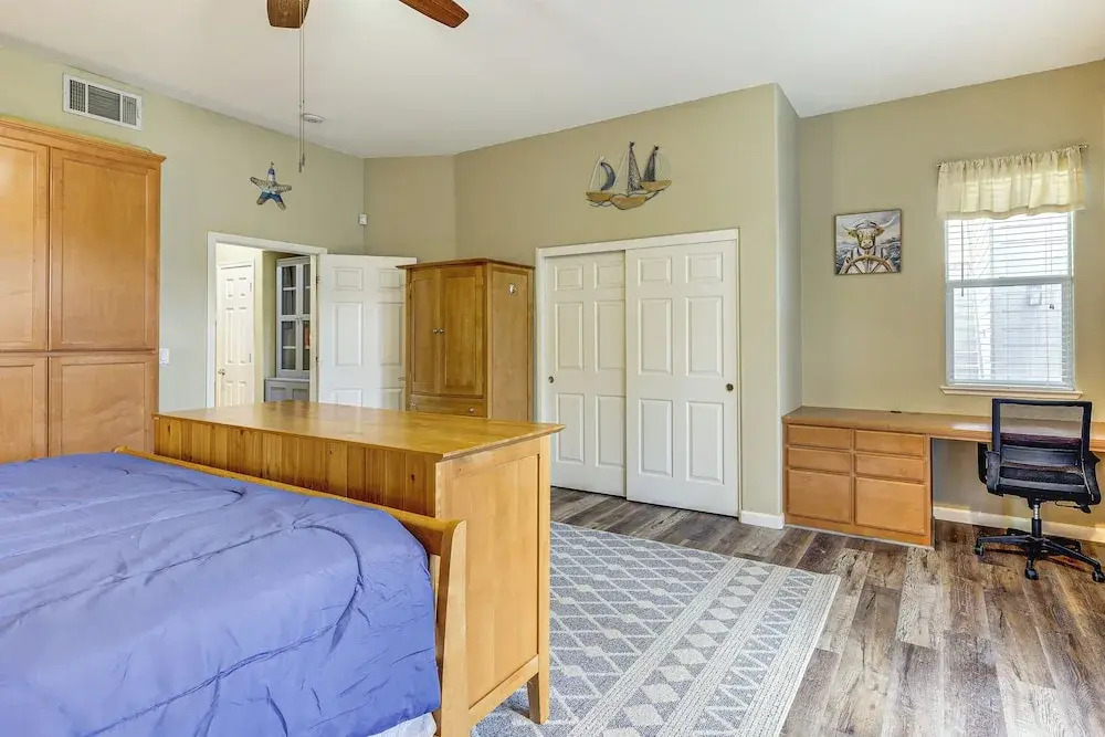 Napa Nearby! Large Home w/ Hot Tub & Dtwn Access