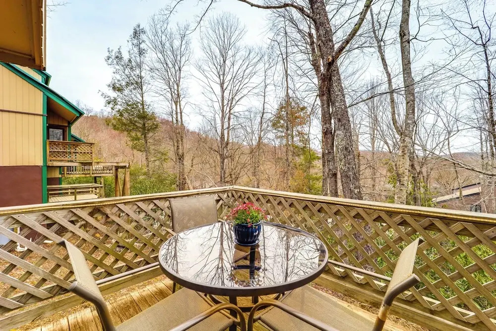 Hike, Sip & Stay Awhile! Sugar Mountain Getaway