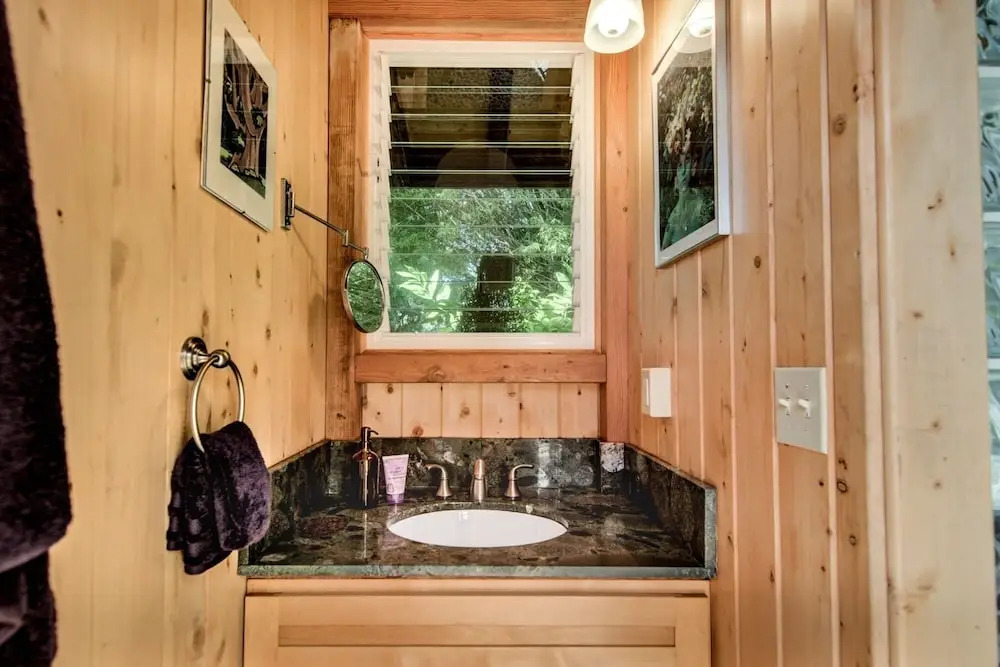 Birdsong 1 Bedroom Home by Redawning