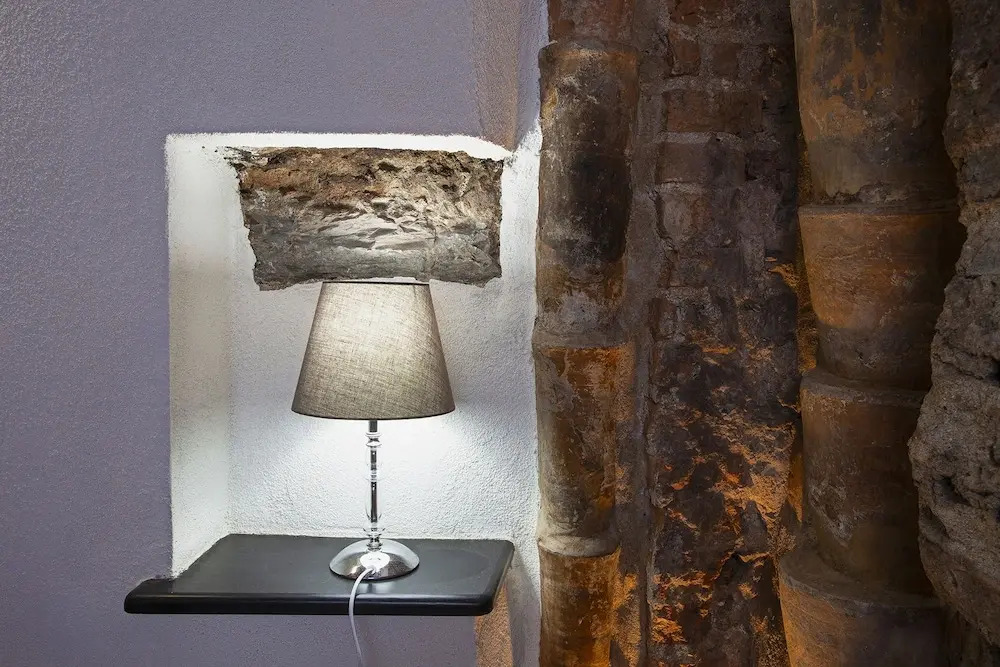 Wood and Stone Apartment in the historical center