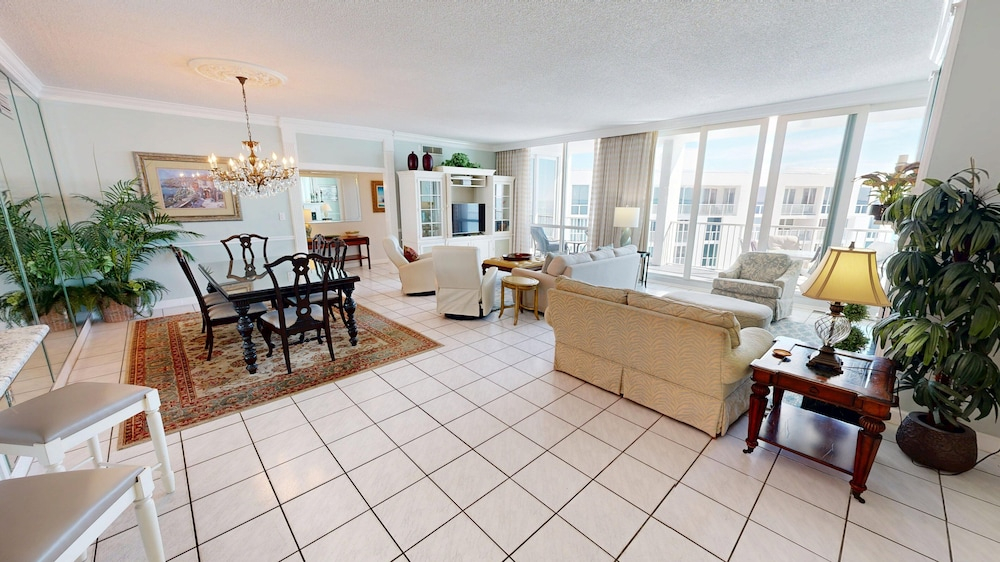 Shoreline Towers 2122 3 Bedroom Condo