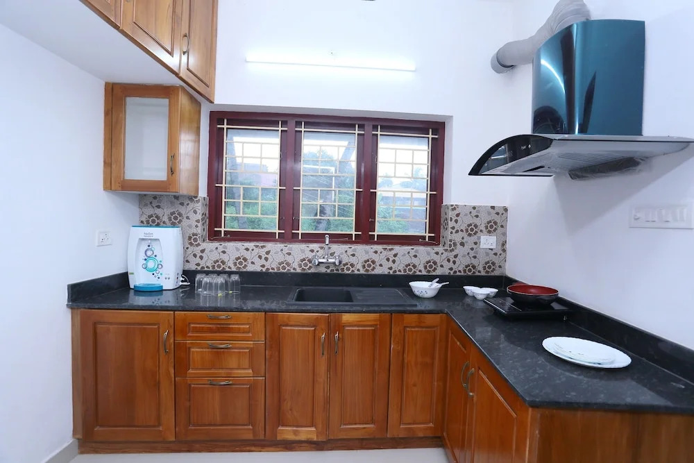 Oyo 24558 Spacious Stay Near Thiruvananthapuram Central Station