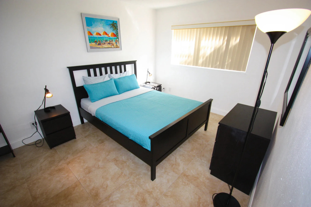 Sunny Isles Apartments by MiaRentals