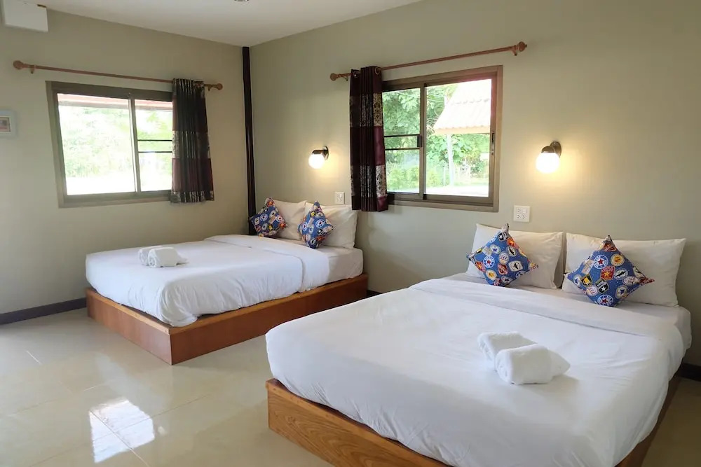 Baansuanchan resort