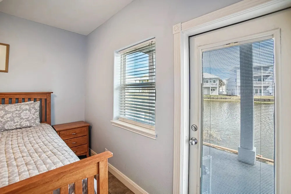 Villa Laguna - Pet Friendly Beach Gear Credit Included