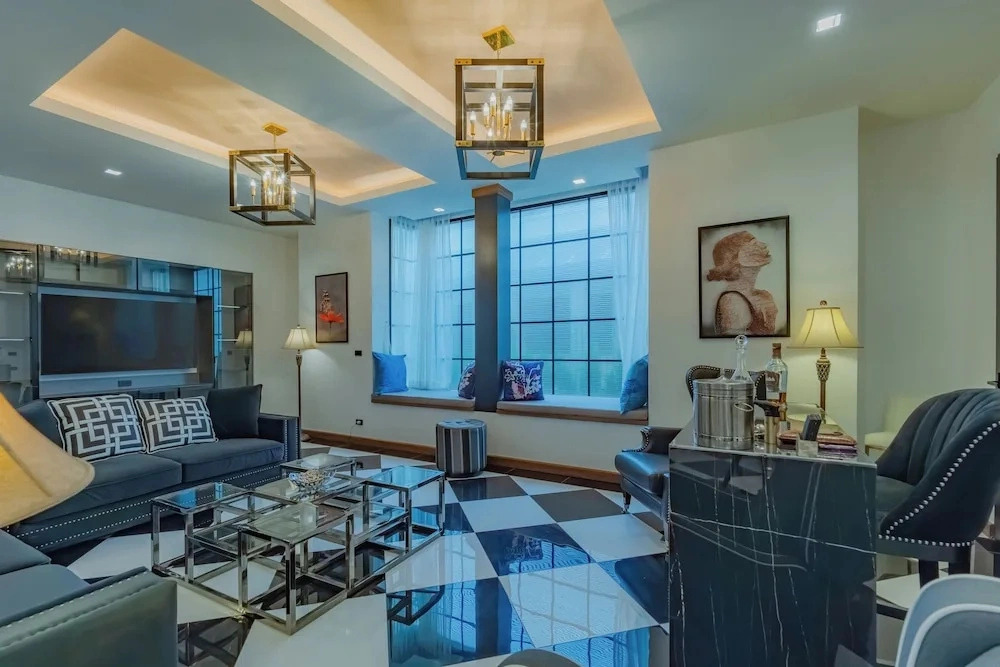 Villa Viola | 7 BR Brand New Fully Staffed Villa