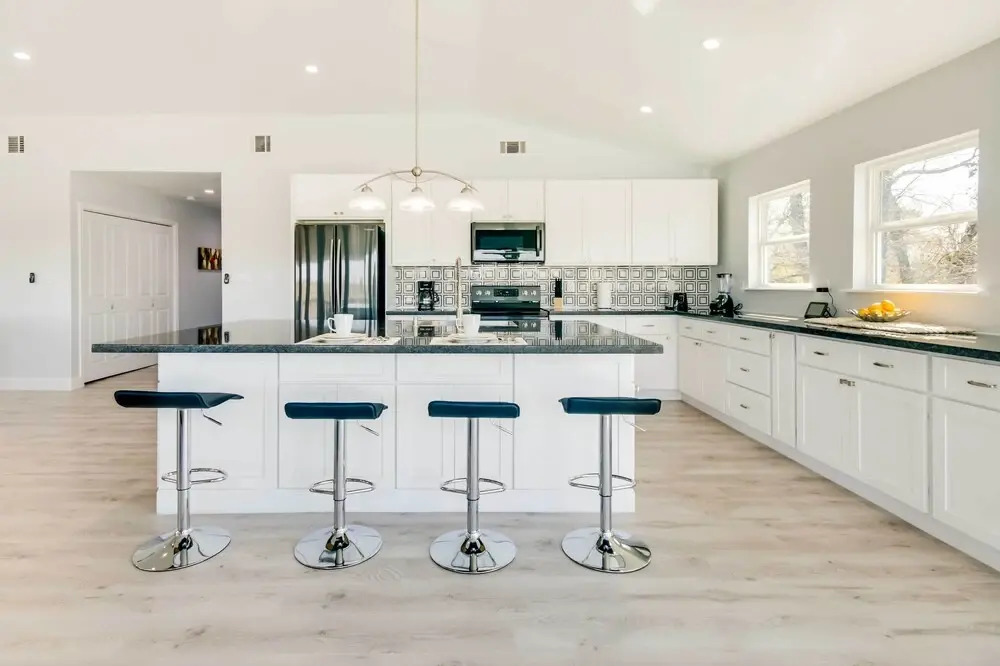 Spacious San Jacinto River Home w/ Waterfront Deck