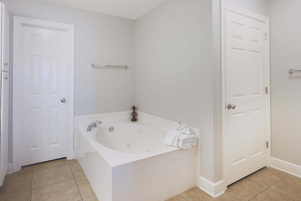 Phoenix West 2108 3 Bedroom Condo