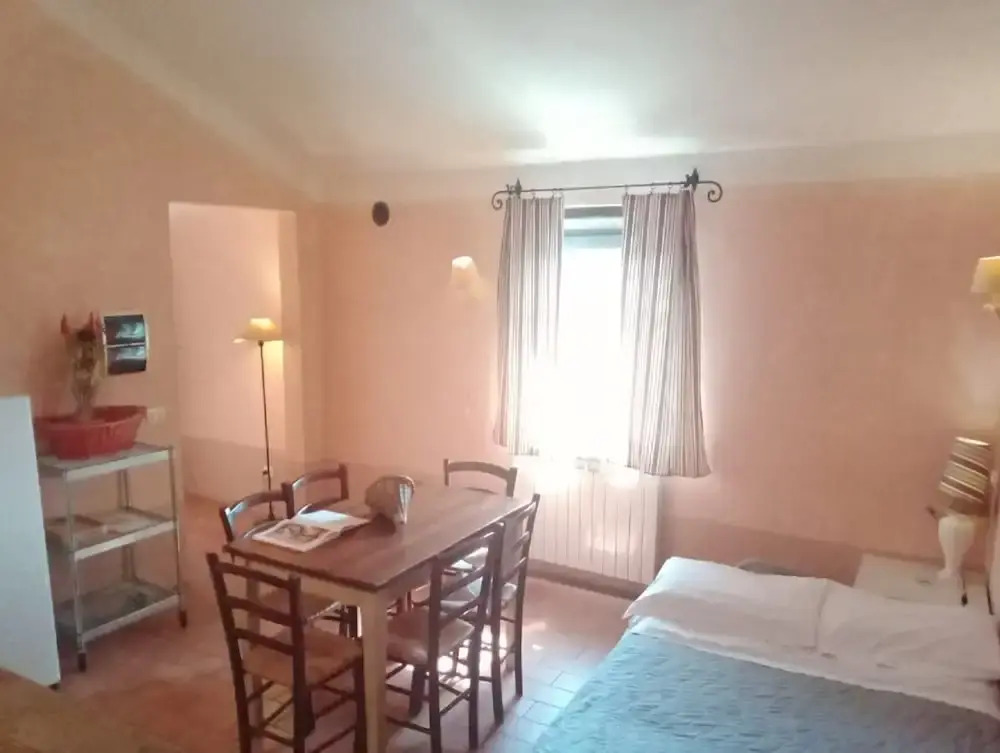 Apartment near Lake Trasimeno with Pool