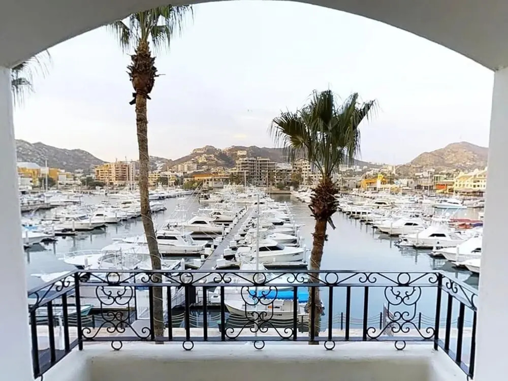 Beautiful Studio JR Suite in Downtown Cabo