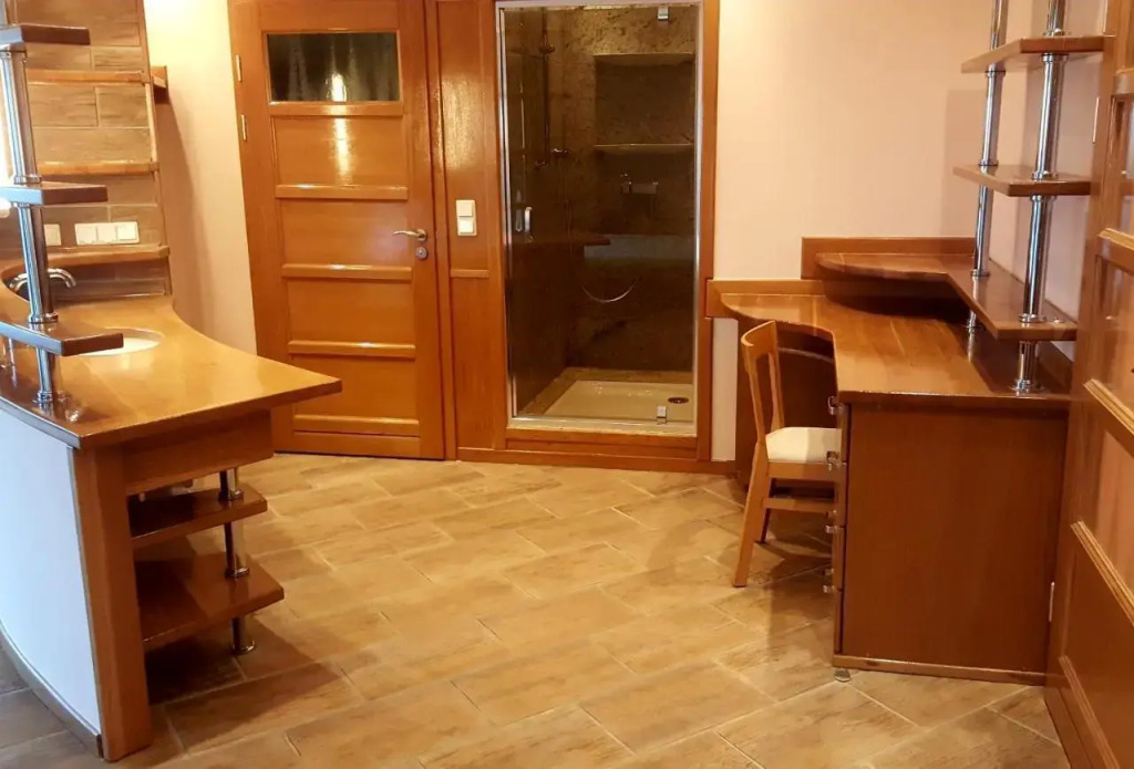 Studio 4