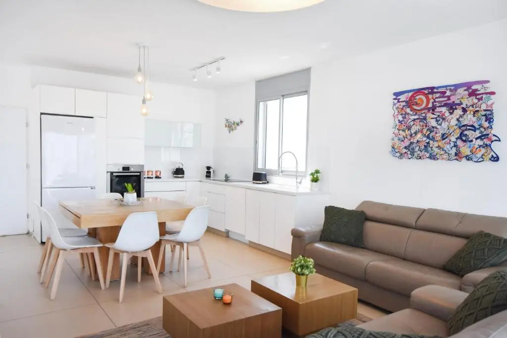 Airy 3BR Duplex Penthouse in Bograshov 71 by HolyGuest