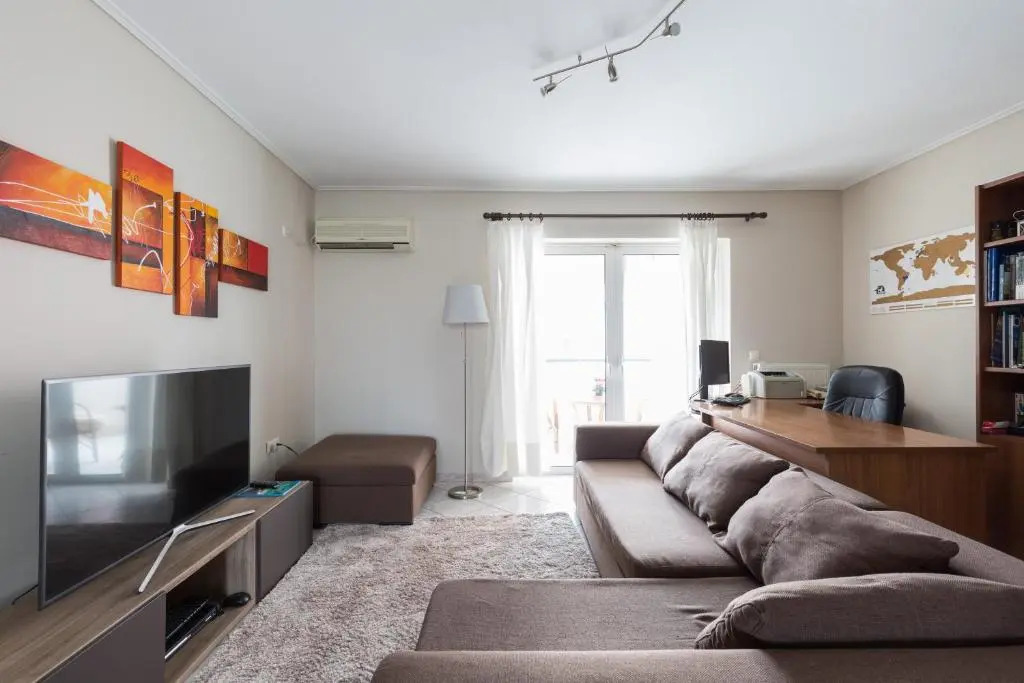 Holargos Metro Rooms