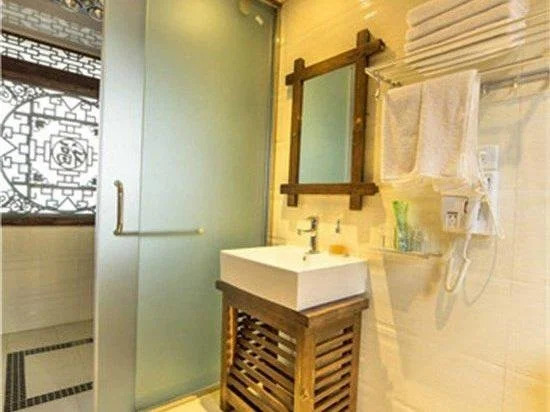 Happy Life Inn