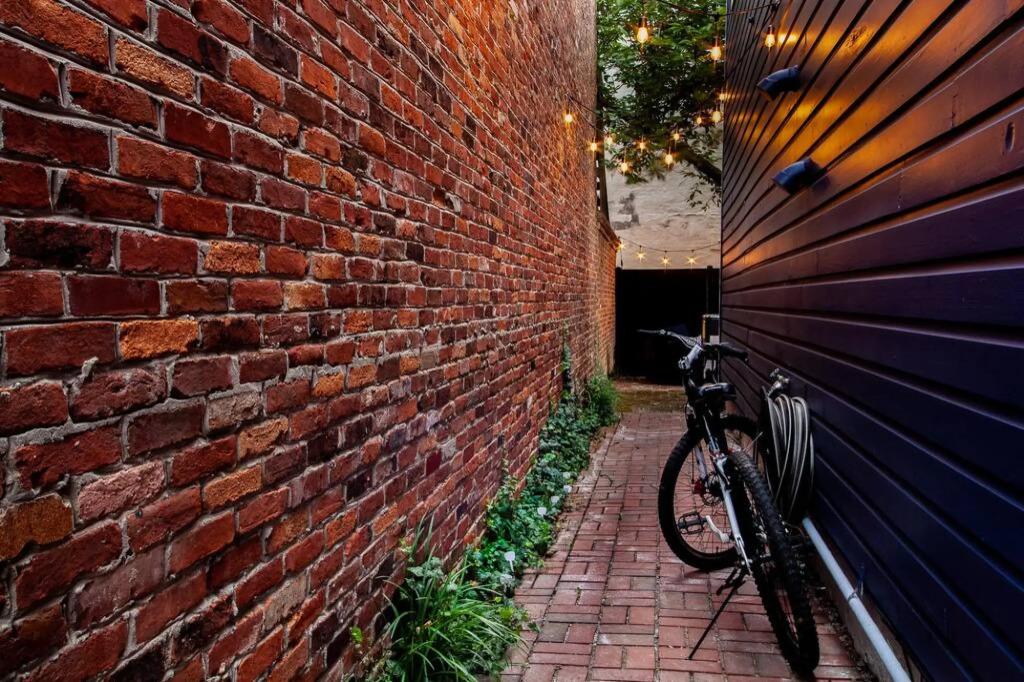 The Liberty House Of Old Town ✯✯✯✯✯ Designer Home