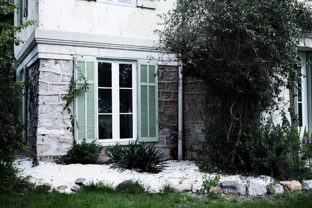 Fashionable House Flat with Garden