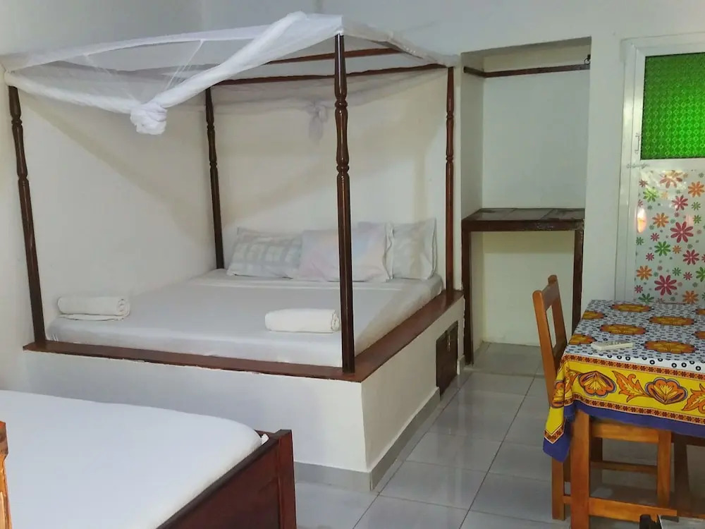 Baraka Aquarium Bungalows