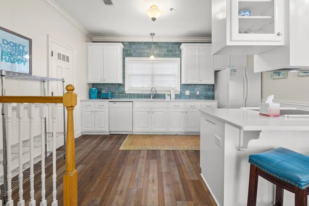 Across Street from Beach - Close to Pier Park - Sleeps 6