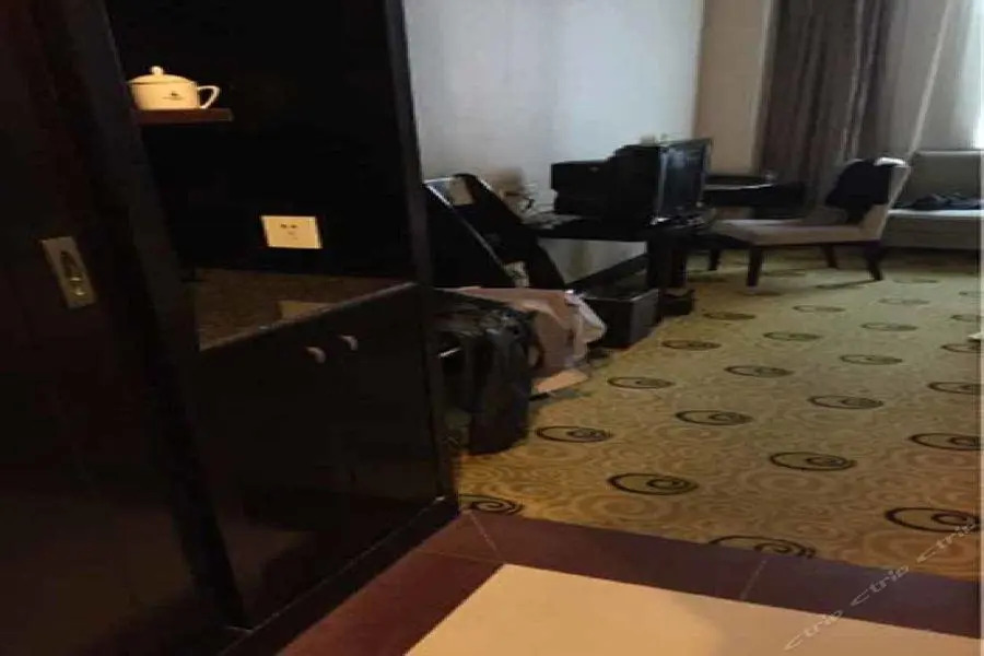 Royal Century Hotel