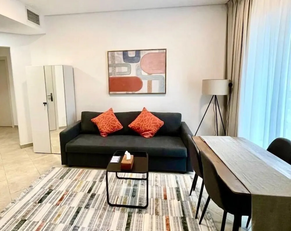 Cozy 2 bedroom near metro in JLT
