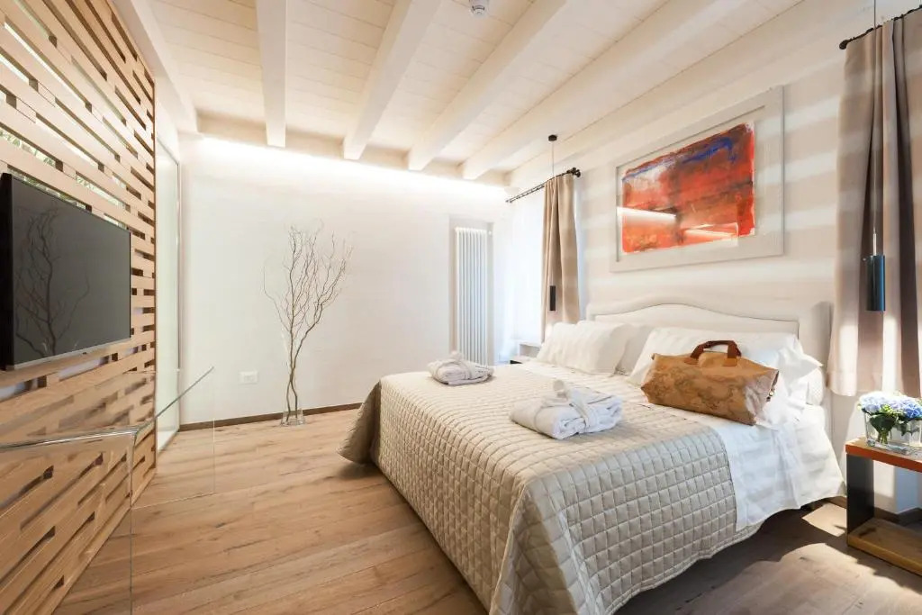 Conte Manfredo and Donna Angelina Apartments with Breathtaking Arena Views in Verona