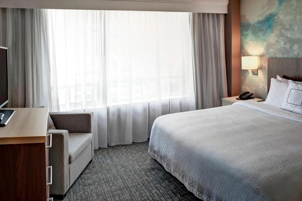 Courtyard by Marriott Toronto Downtown