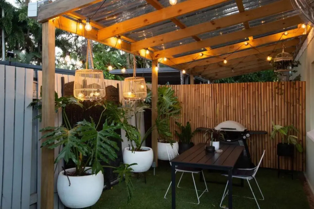 The Tropicana Courtyard