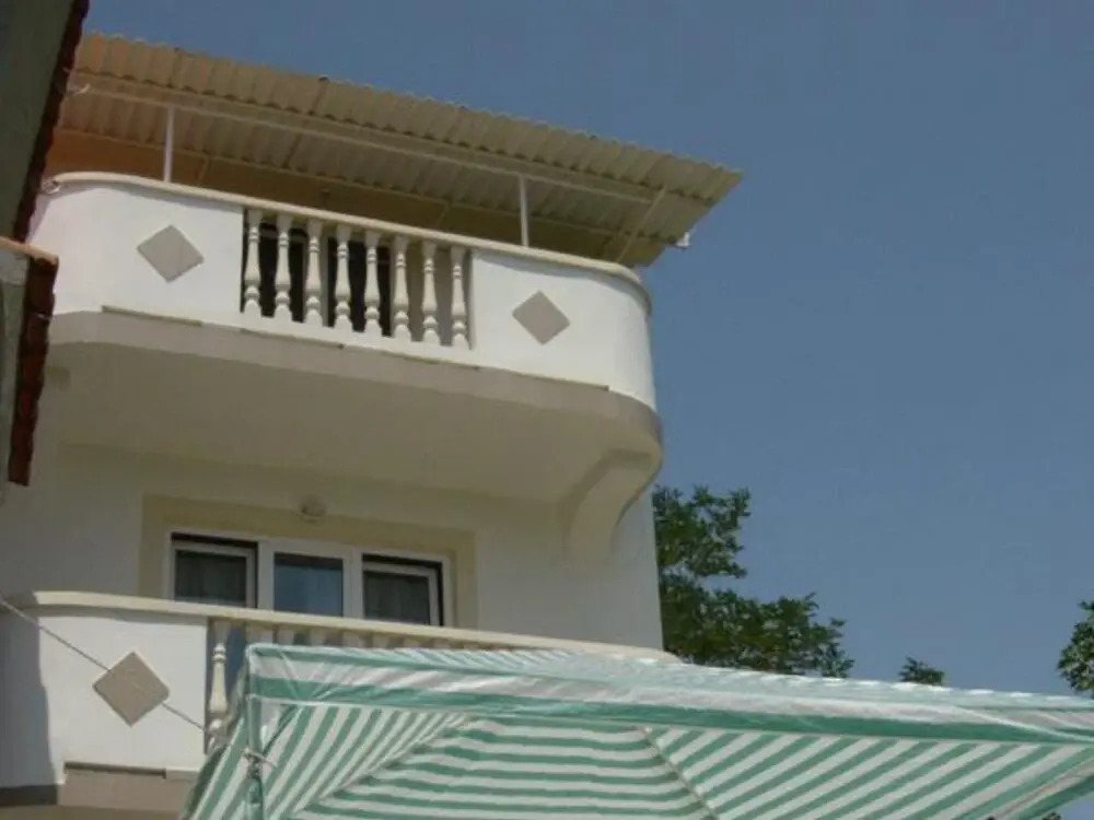 Beach Heaven Apartments