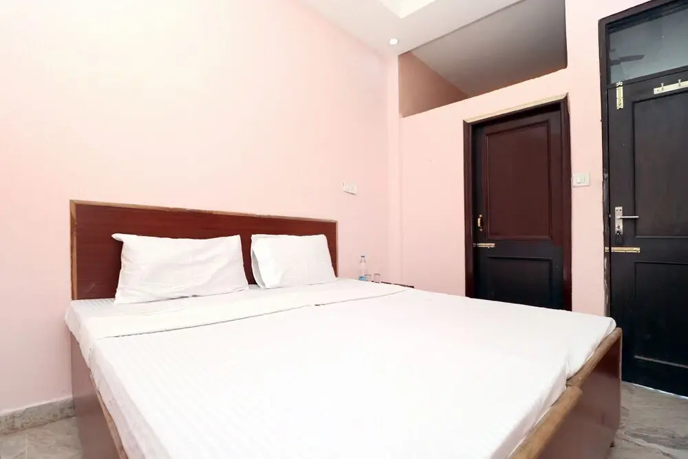 City Inn Guest House by OYO Rooms