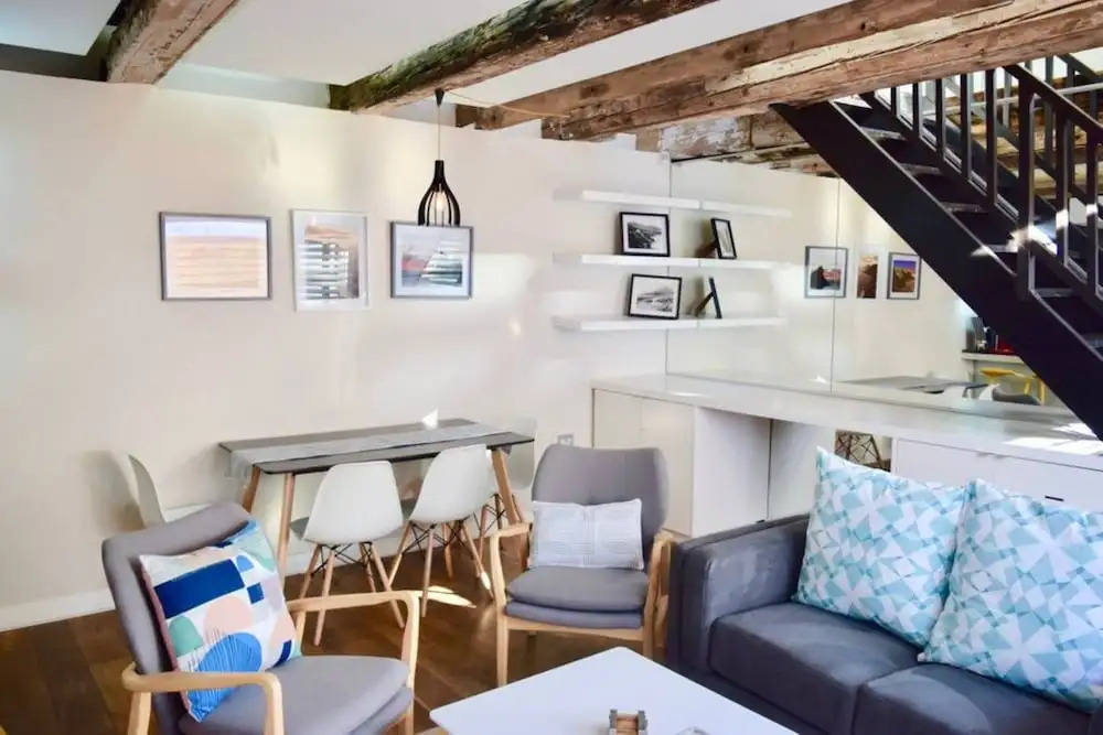 Modern 2 Bedroom Townhouse in Green Point
