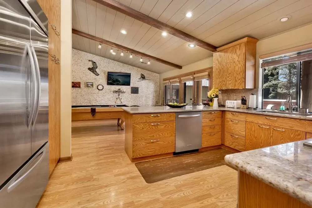 2012-moose Manor 4 Bedroom Home by RedAwning