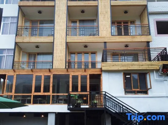 Moshang Huakai Hostel