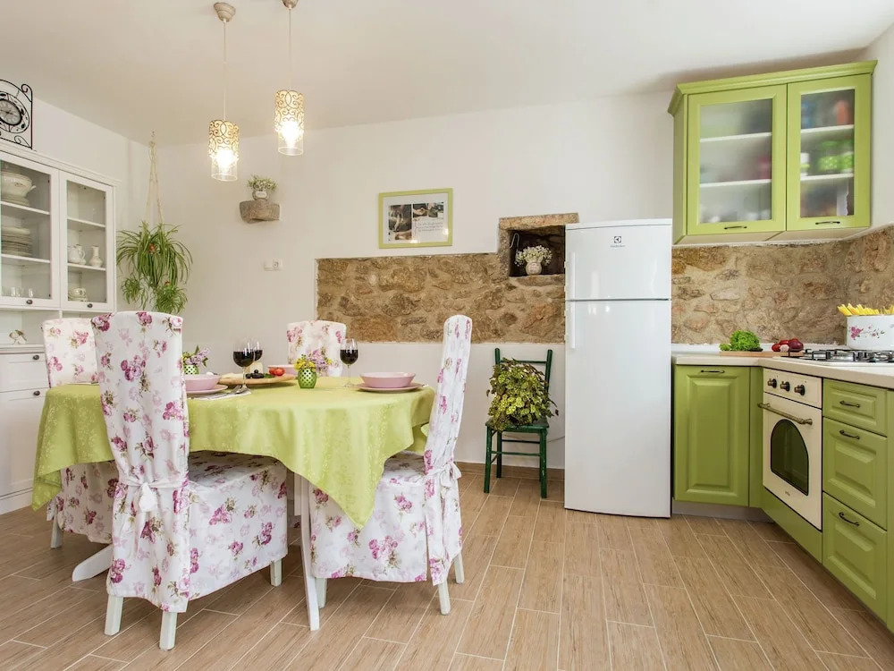 Beautiful, Tasteful Villa in the Village of Milohnici on the Island of Krk, Beach at 3 km
