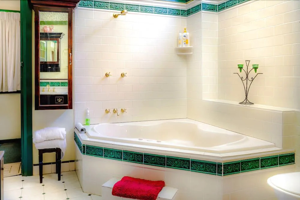 Hamilton Heritage B & B