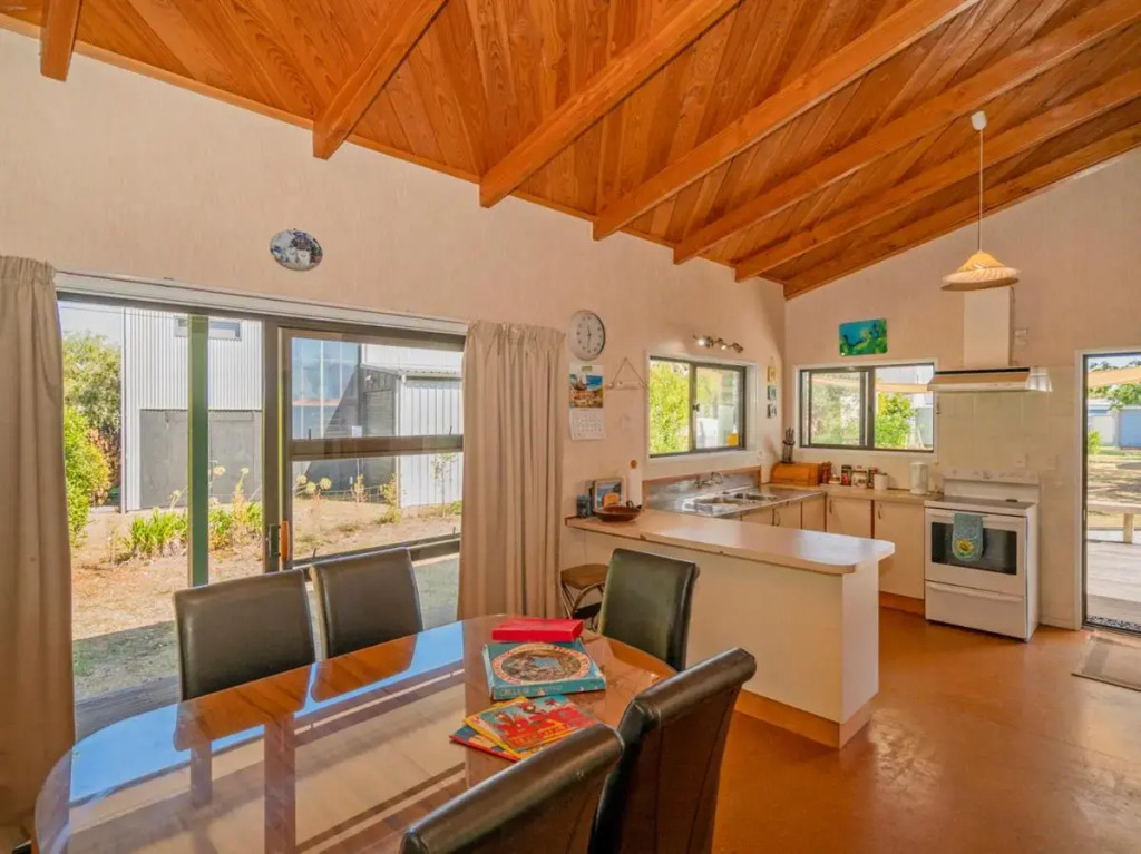 Oyster Bliss - Cooks Beach Holiday Home