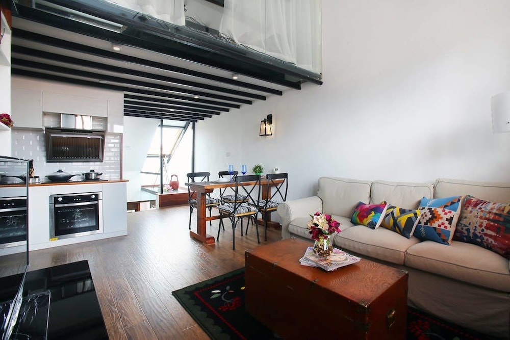 JY Distributed Theme Hotel Apartment