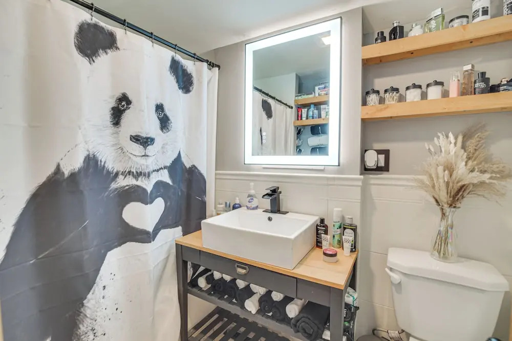 Modern Casselton Vacation Rental: 22 Mi to Fargo!