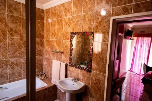 Invite Guest House - Self Catering Accommodation in Vanderbijlpark