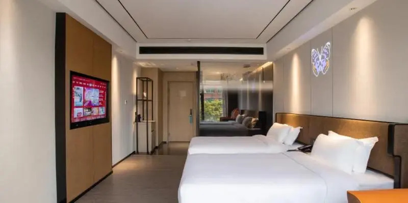 Paco Hotel (North Square Branch of Maoming HSR Station)