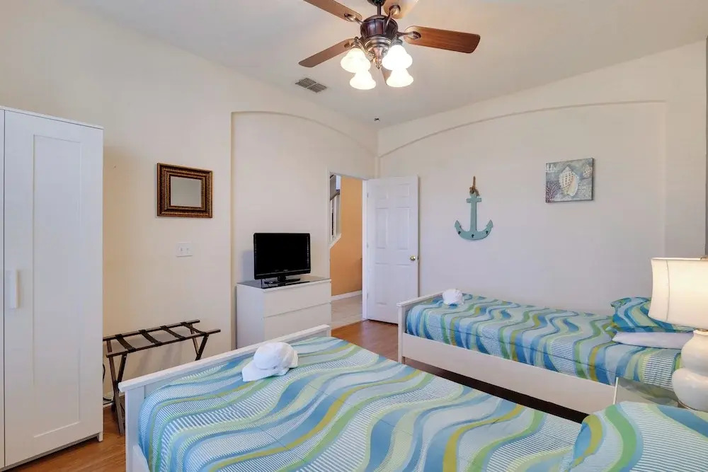 Pool, Spa & Patio! Spacious Villa Near WDW