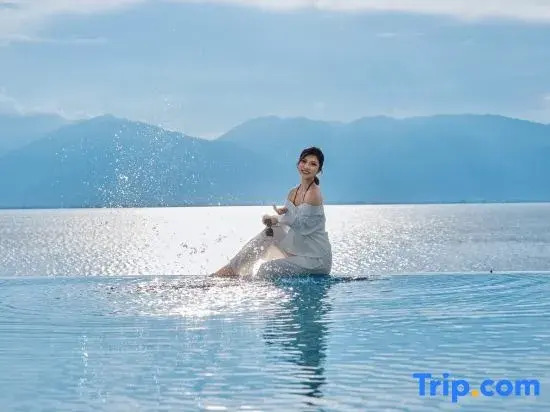 See the Mountains Again | Holiday Villa · Mountain · Seaview Holiday Hotel