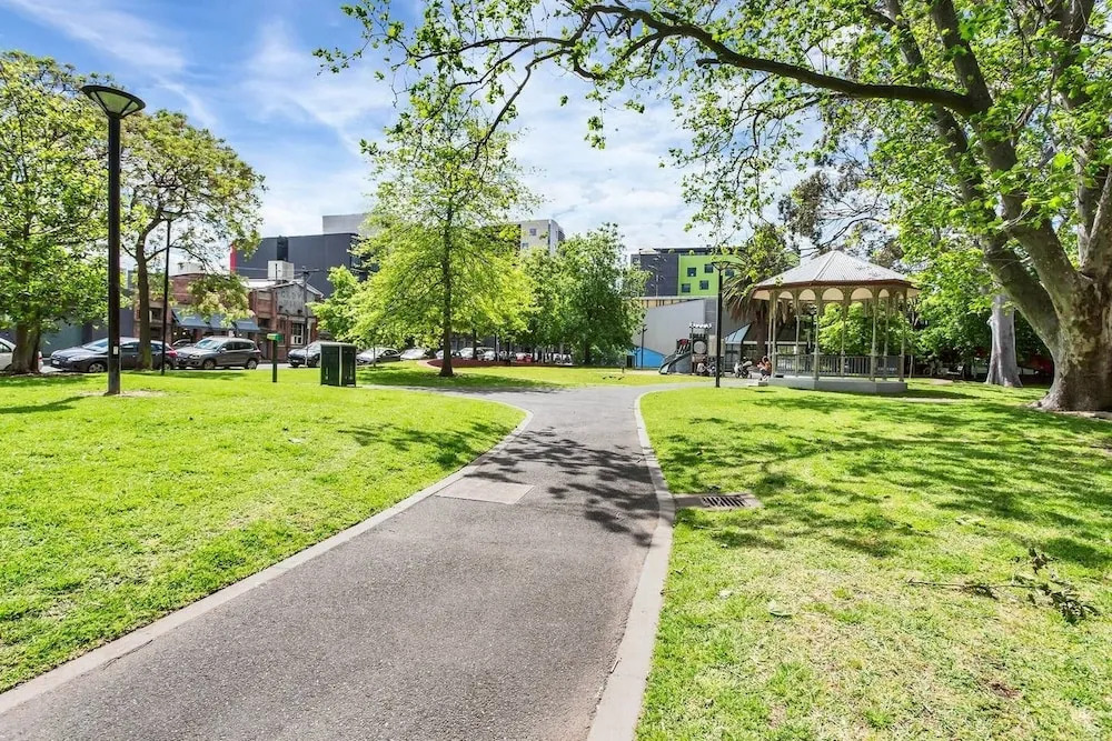 105flora Cozy Stay Prahran Lively Neighbour