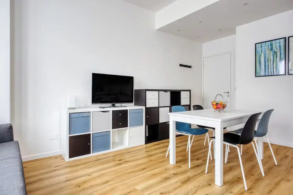 Elegant apartments in Isola district