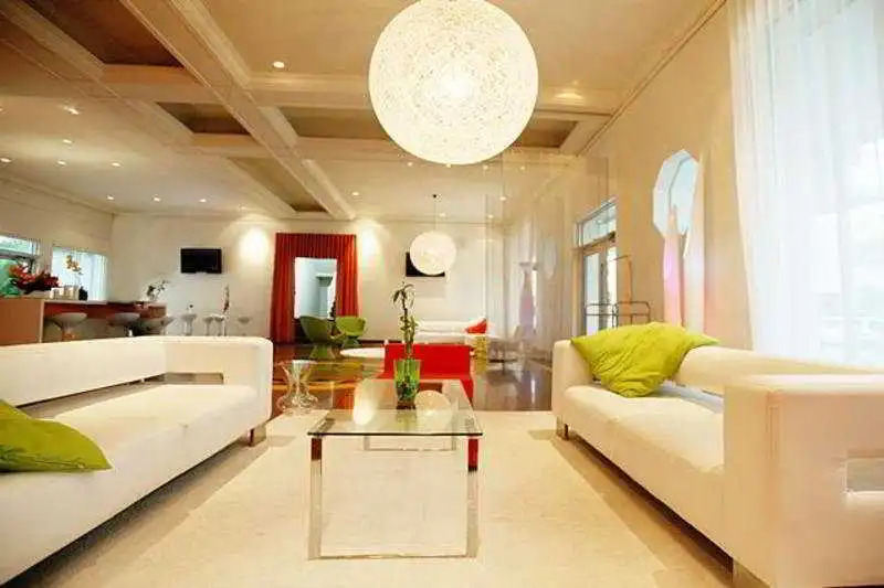 Carlton Hotel South Beach